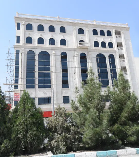 ساختمان آقای مهندس باقرهادی